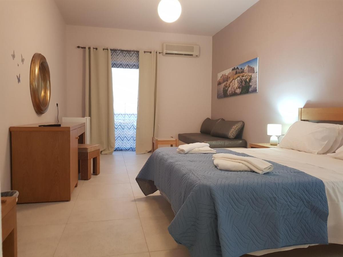 Dioni Hotel Adelianos Kampos Zewnętrze zdjęcie