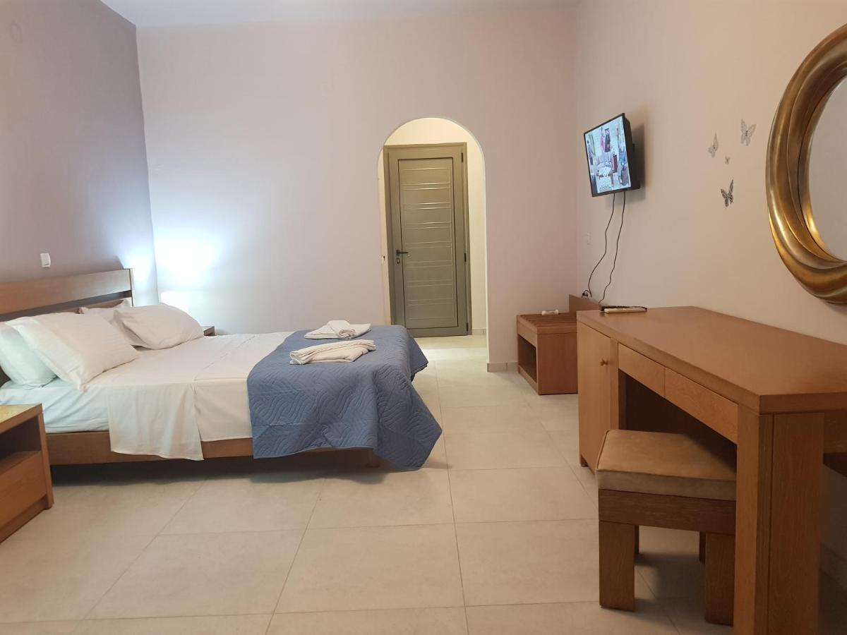 Dioni Hotel Adelianos Kampos Zewnętrze zdjęcie