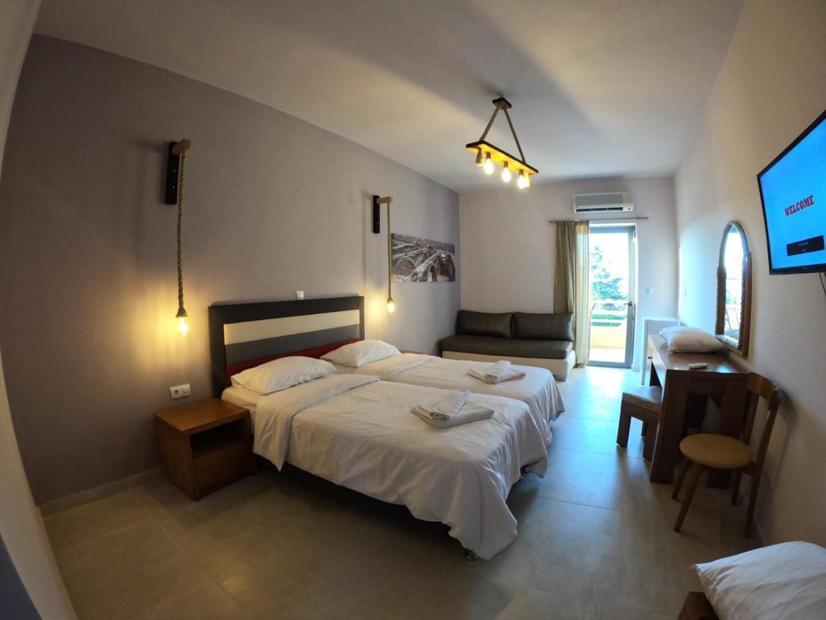 Dioni Hotel Adelianos Kampos Zewnętrze zdjęcie