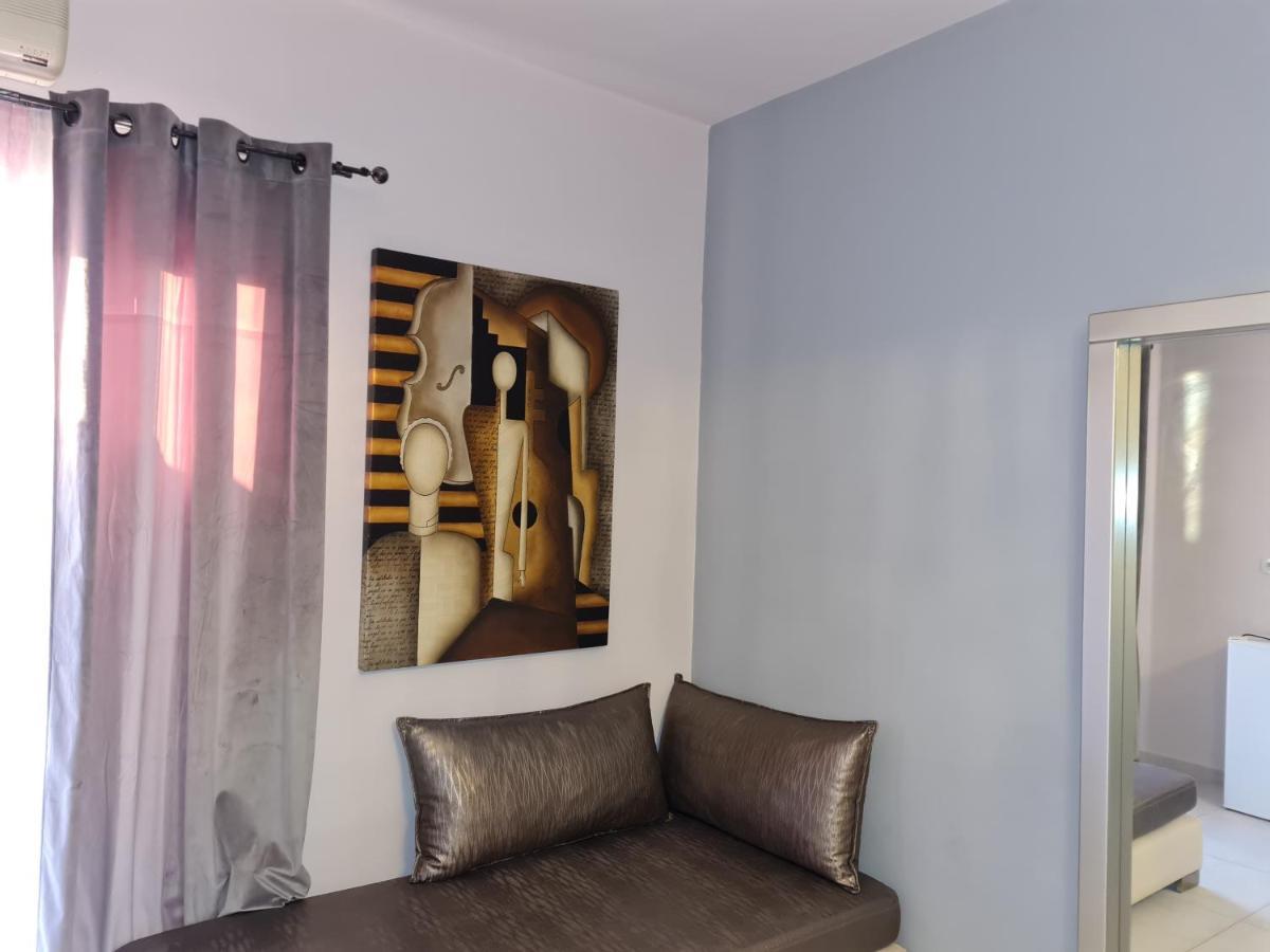 Dioni Hotel Adelianos Kampos Zewnętrze zdjęcie