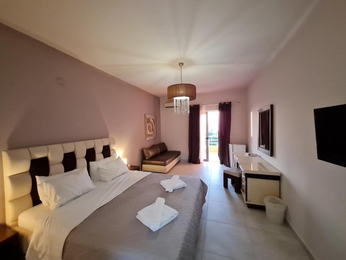 Dioni Hotel Adelianos Kampos Zewnętrze zdjęcie