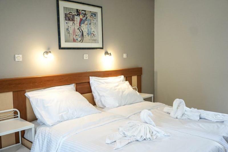 Dioni Hotel Adelianos Kampos Zewnętrze zdjęcie
