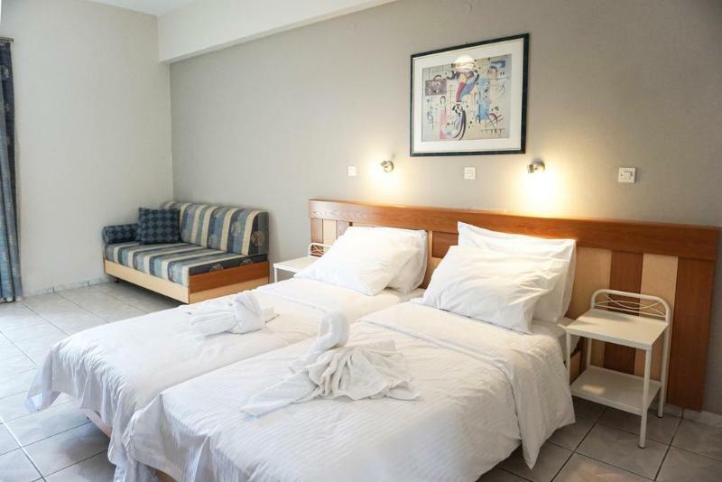 Dioni Hotel Adelianos Kampos Zewnętrze zdjęcie